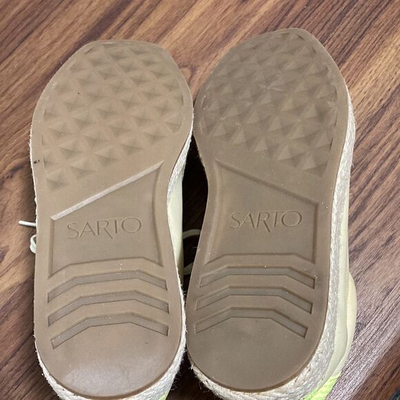 Franco Sarto NWOT Quinn Sneakers in Lemonade Leather. Woman’s size 7 M. - Picture 7 of 7